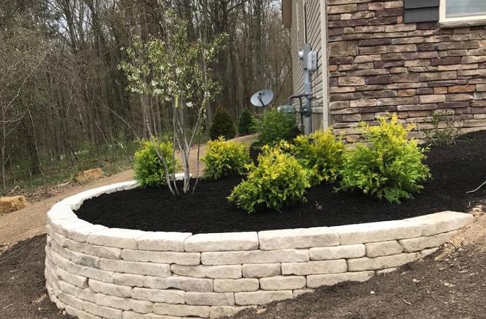 landscape retaining wall for mulch bed