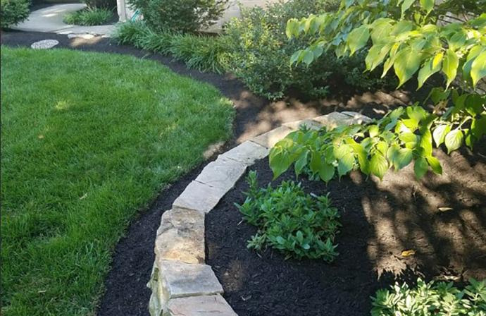 landscaping company mulch and planting