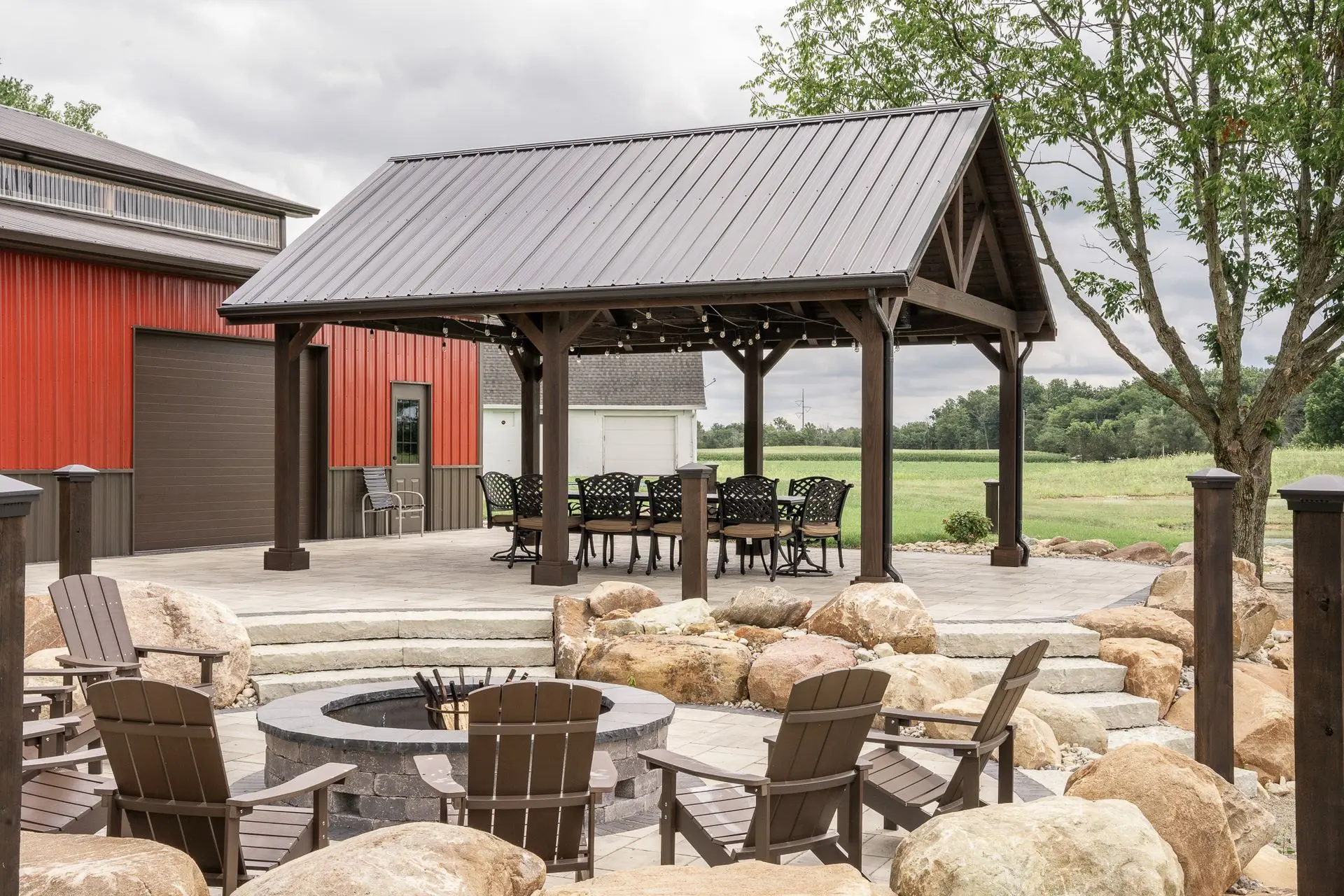 16%20x%2020%20Large%20Breckenridge%20in%20Mocha%20Stain%20 %20Exposed%20Rafters%20%283%29