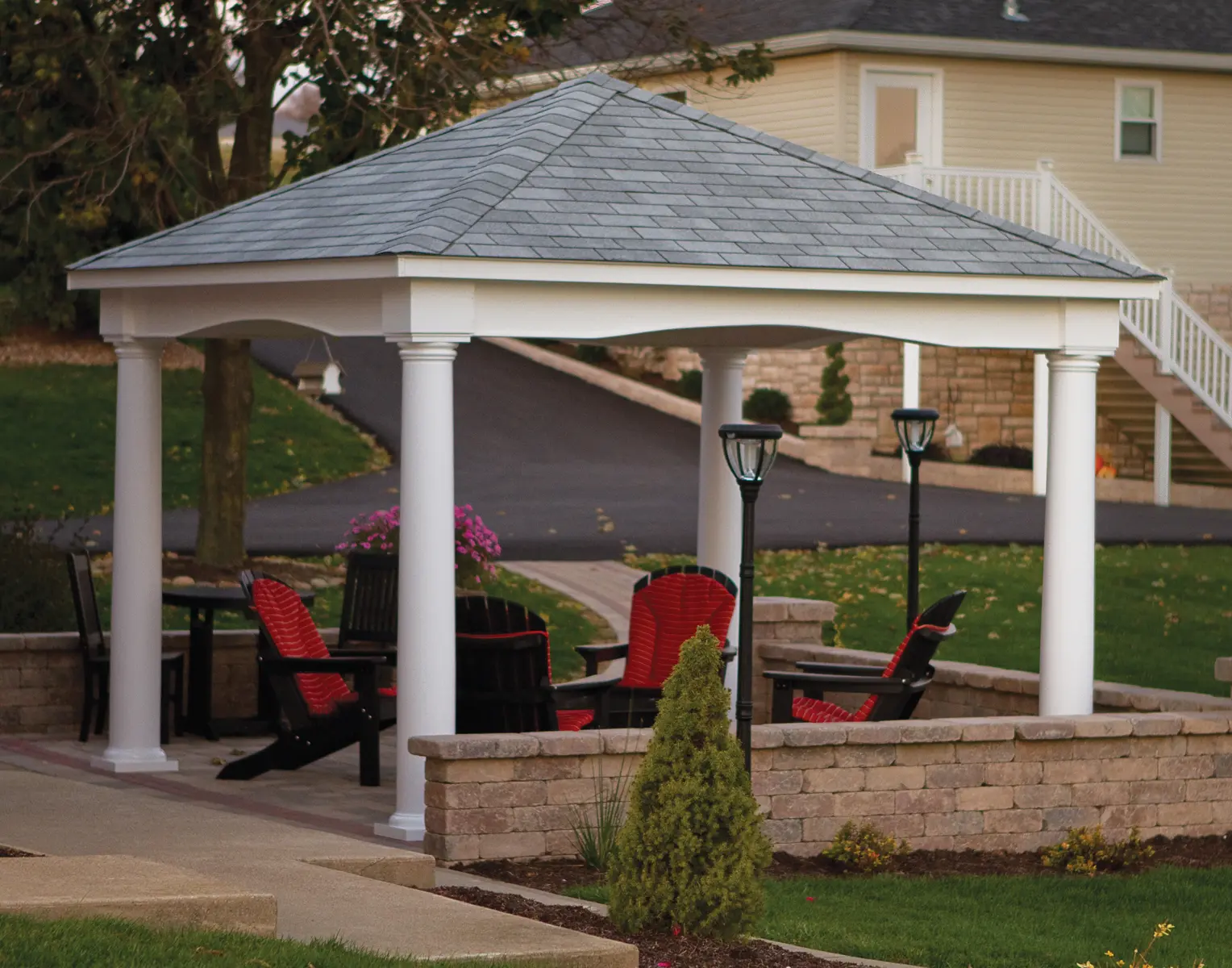 12x12%20Victoria%20Pavilion%20shown%20with%20a%20regular%20roof