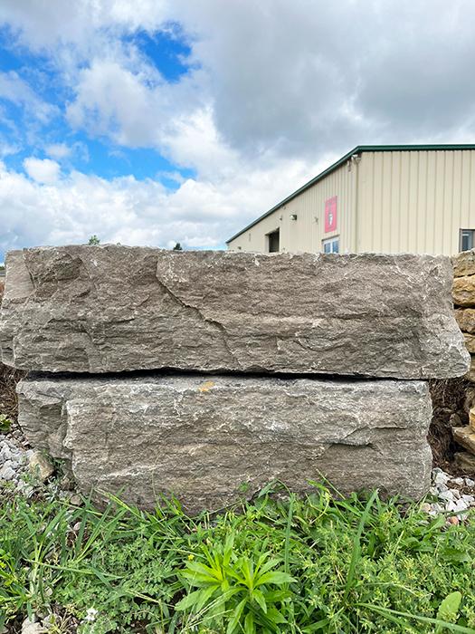 Bluffton Outcropping Wall Installed